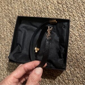 Fashion Black Leather Bracelet with Gold Logo